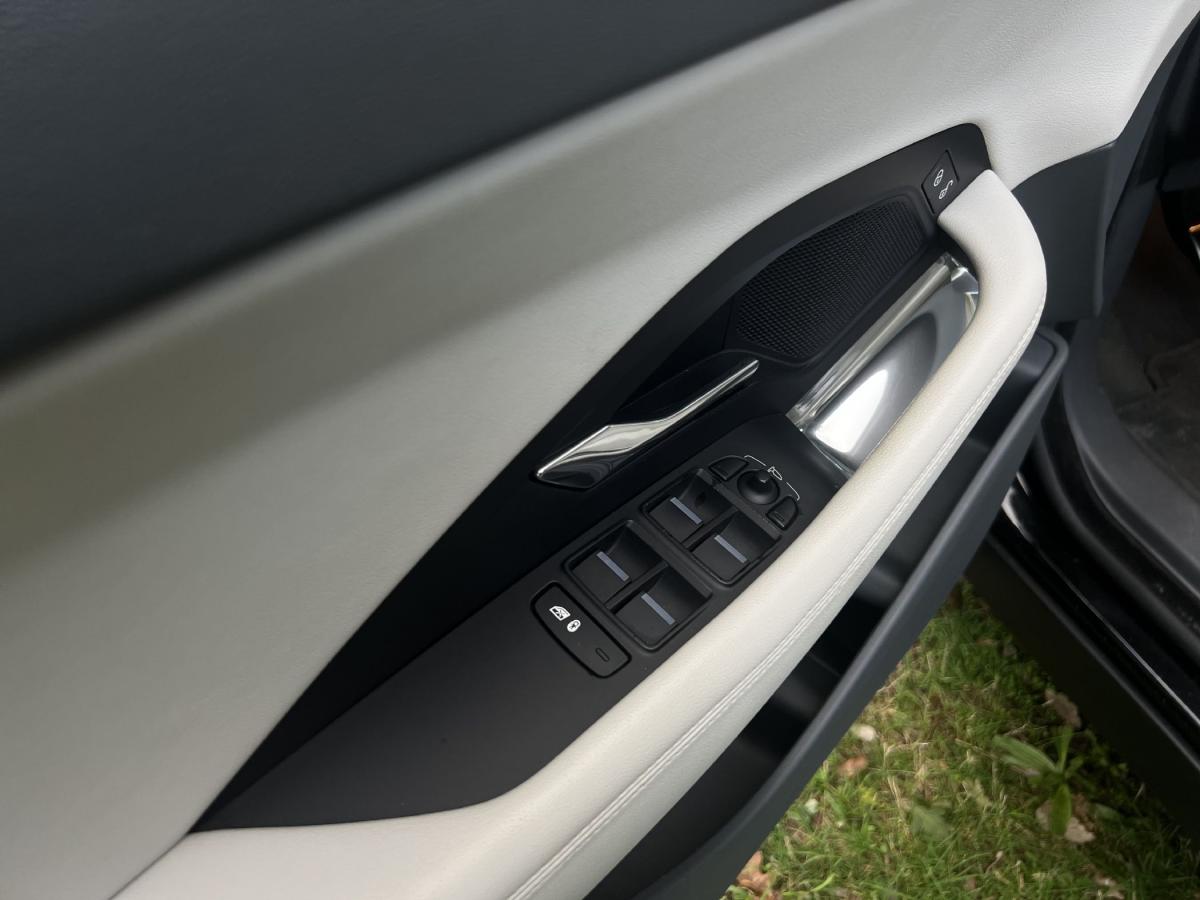 jaguar-e-pace-2018-diesel-1999cc