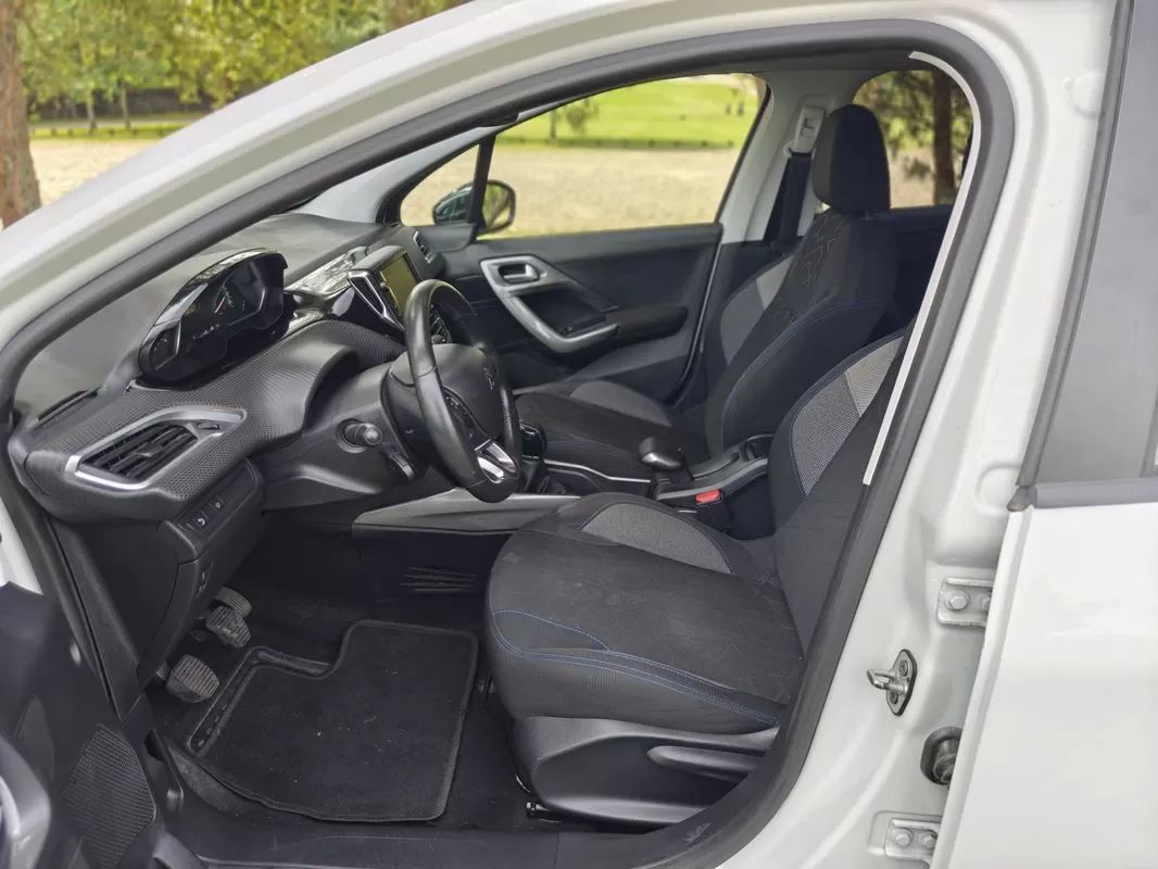 peugeot-2008-2018-gasolina-1199cc