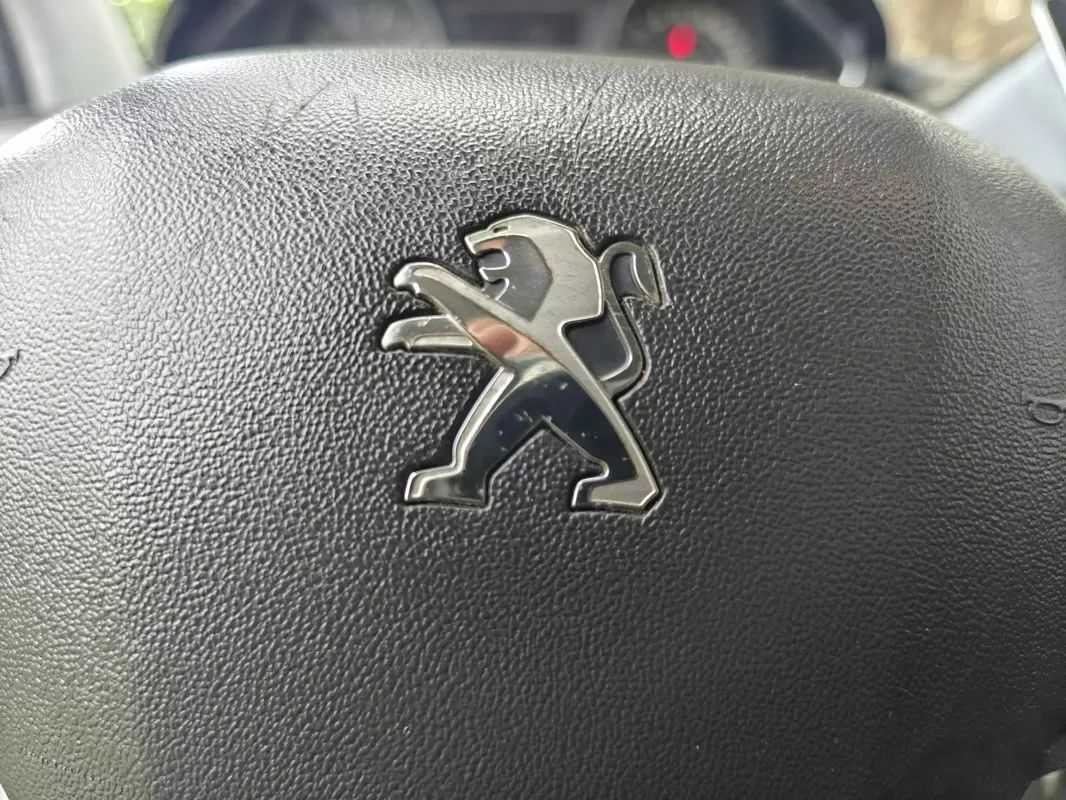 peugeot-2008-2018-gasolina-1199cc