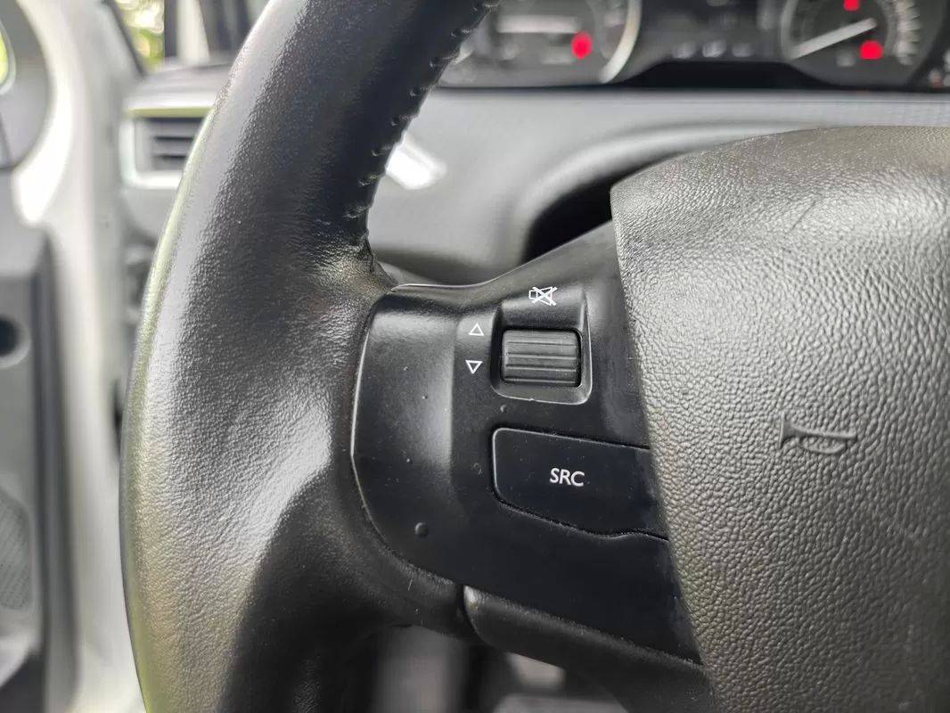 peugeot-2008-2018-gasolina-1199cc