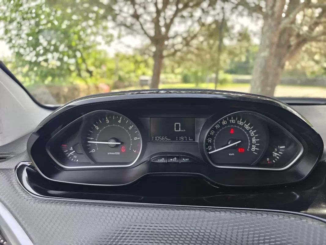 peugeot-2008-2018-gasolina-1199cc