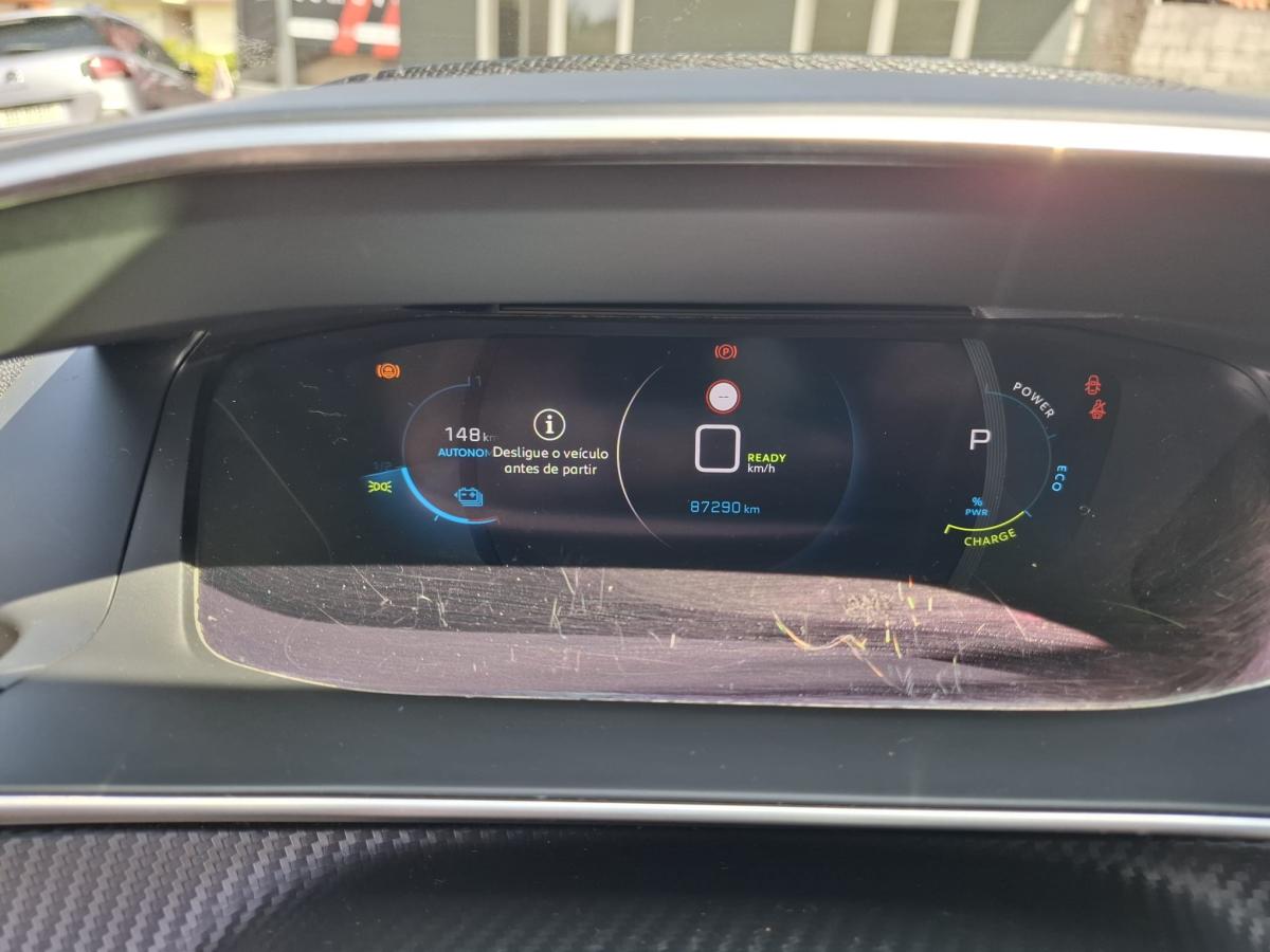 peugeot-208-2021-eletrico-500cc