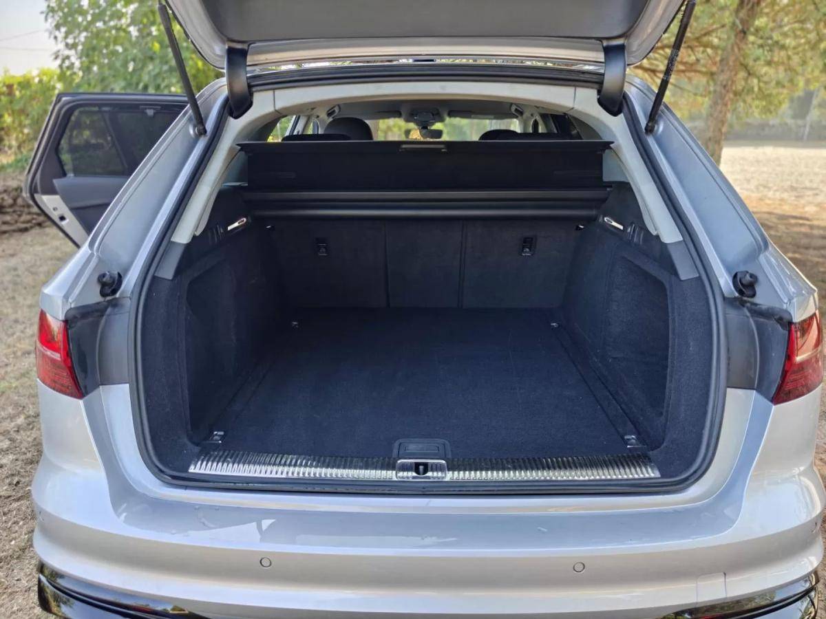 audi-a4-avant-2023-diesel-1968cc