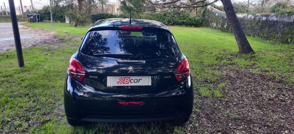 peugeot-208-2017-gasolina-1199cc