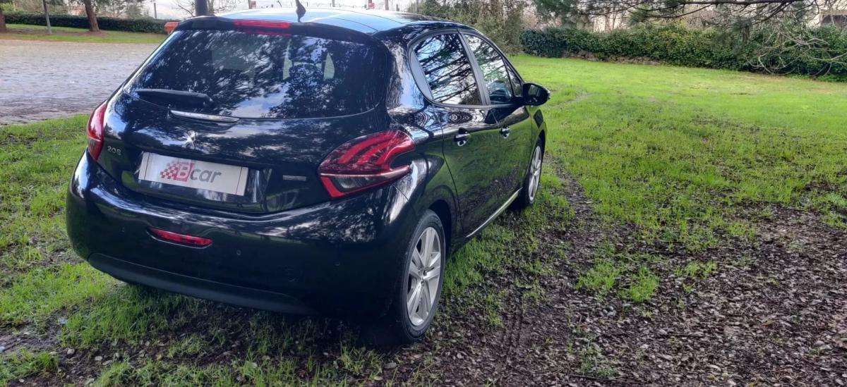 peugeot-208-2017-gasolina-1199cc
