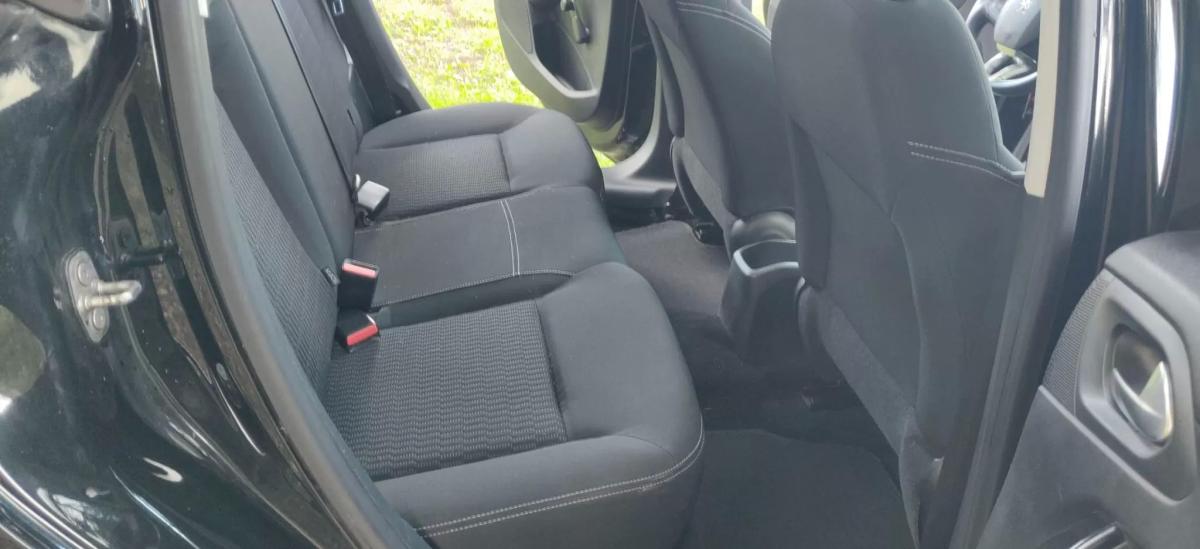 peugeot-208-2017-gasolina-1199cc