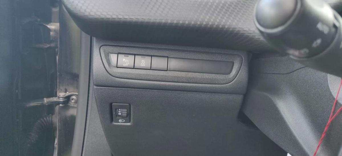 peugeot-208-2017-gasolina-1199cc