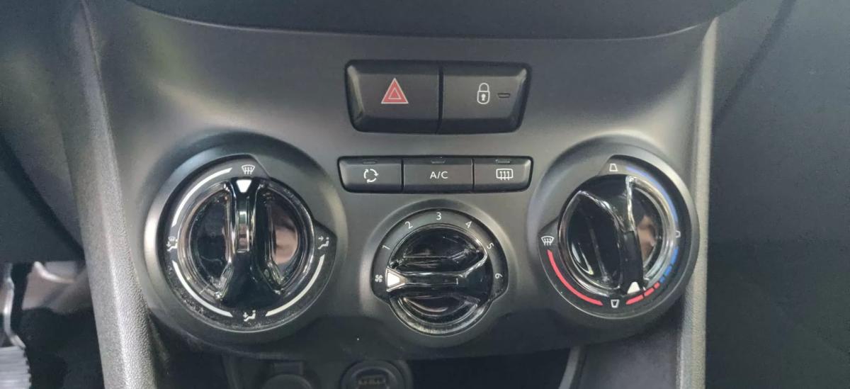peugeot-208-2017-gasolina-1199cc