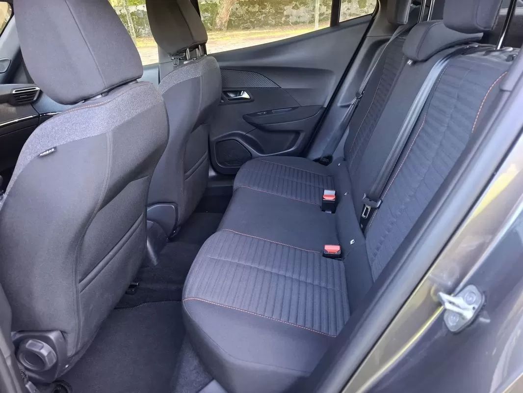 peugeot-2008-2023-gasolina-1199cc