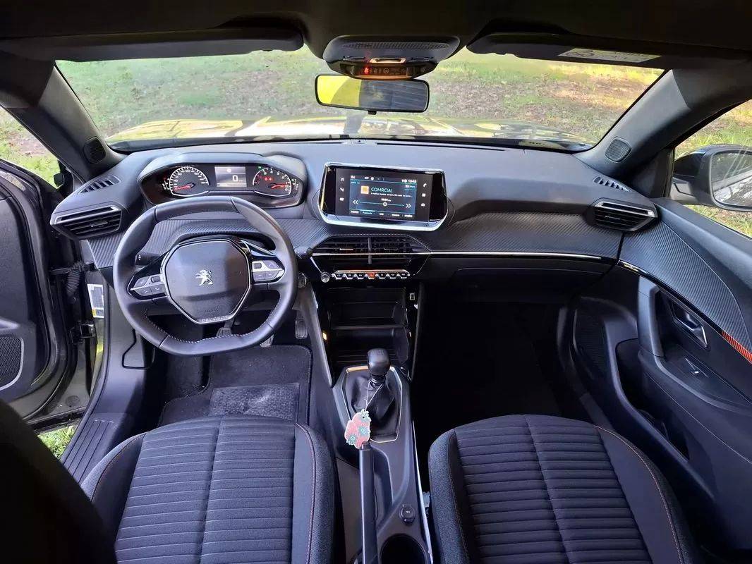 peugeot-2008-2023-gasolina-1199cc
