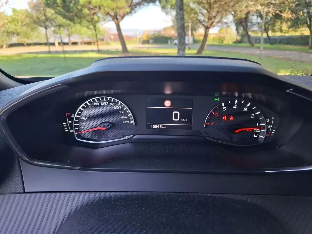 peugeot-2008-2023-gasolina-1199cc