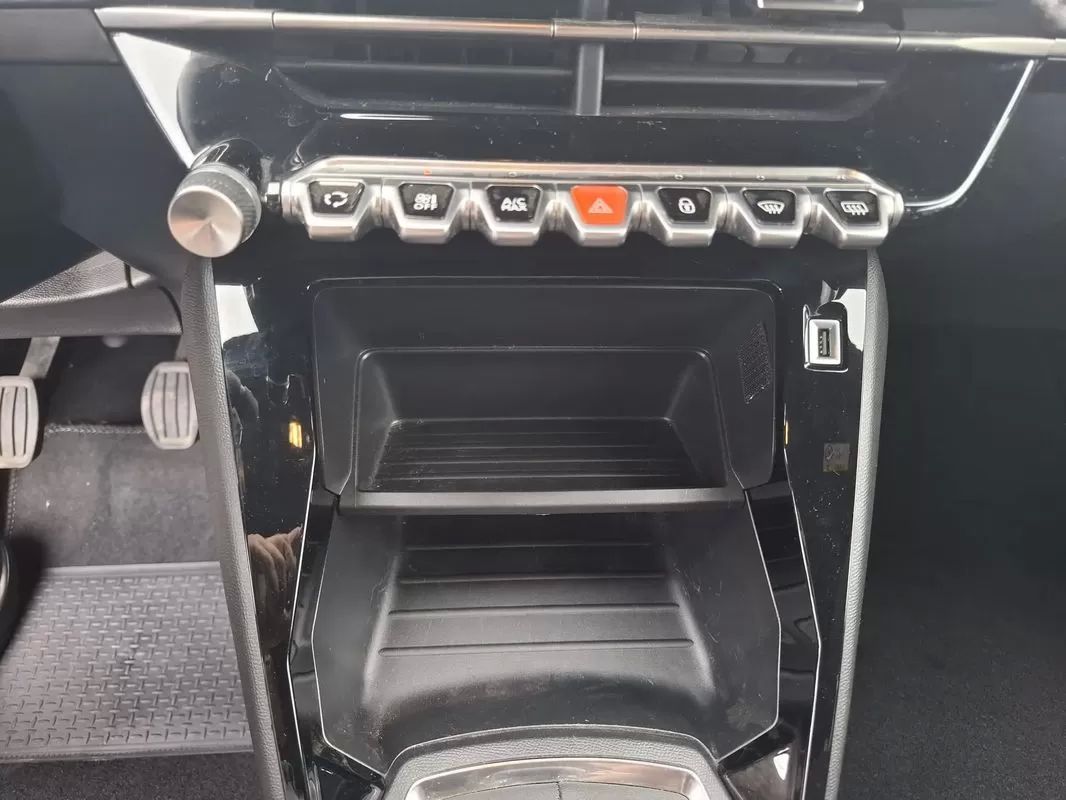 peugeot-2008-2023-gasolina-1199cc