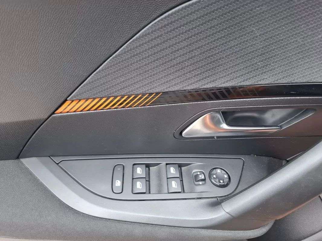 peugeot-2008-2021-gasolina-1199cc