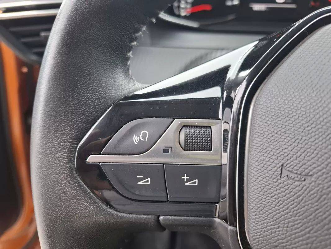 peugeot-2008-2021-gasolina-1199cc