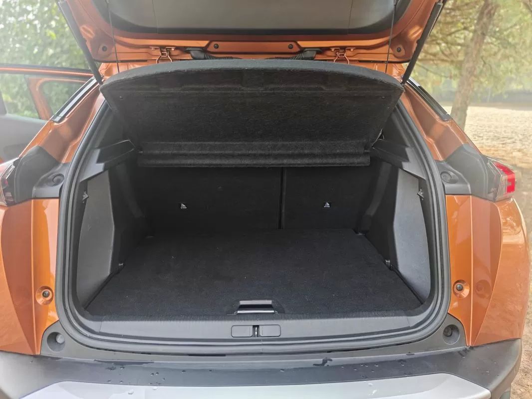 peugeot-2008-2021-gasolina-1199cc