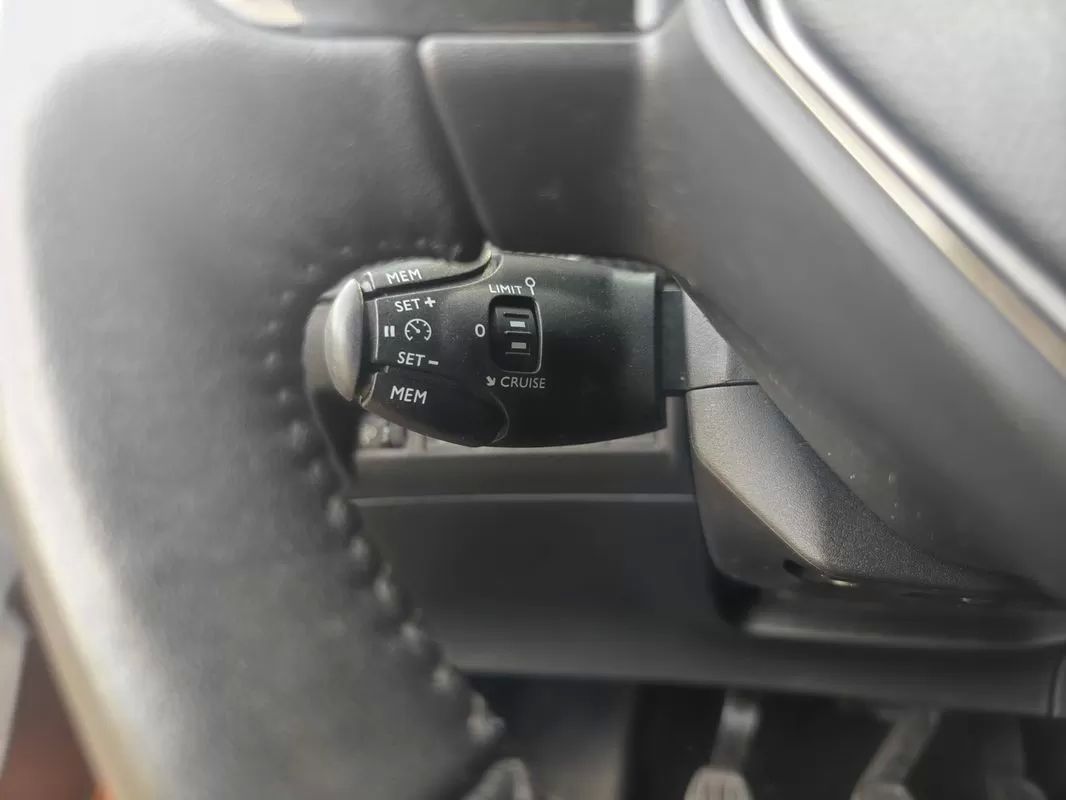 peugeot-2008-2021-gasolina-1199cc