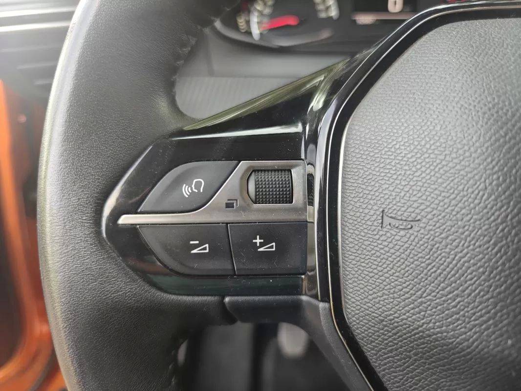 peugeot-2008-2021-gasolina-1199cc