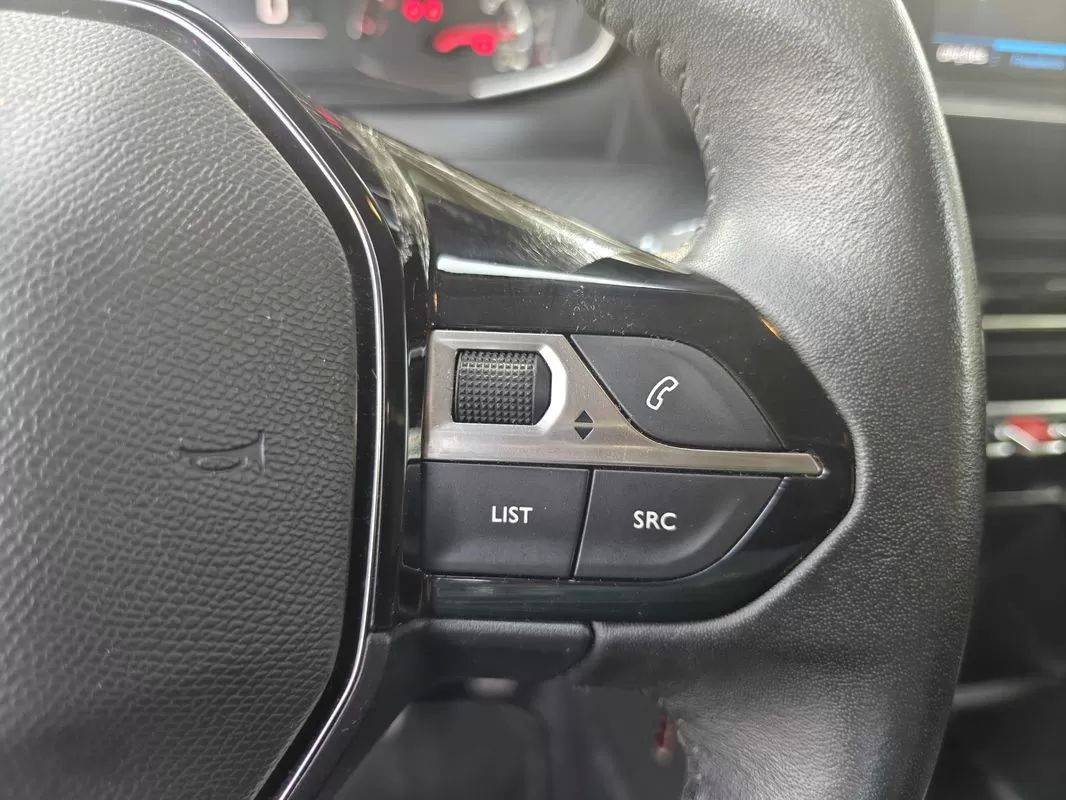 peugeot-2008-2021-gasolina-1199cc