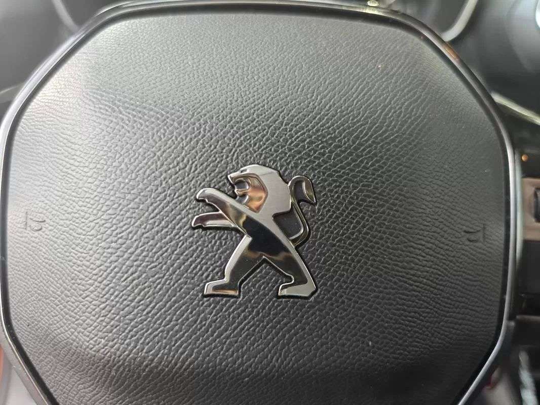 peugeot-2008-2021-gasolina-1199cc