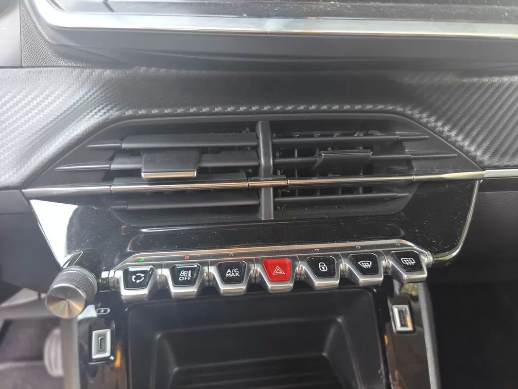 peugeot-2008-2021-gasolina-1199cc