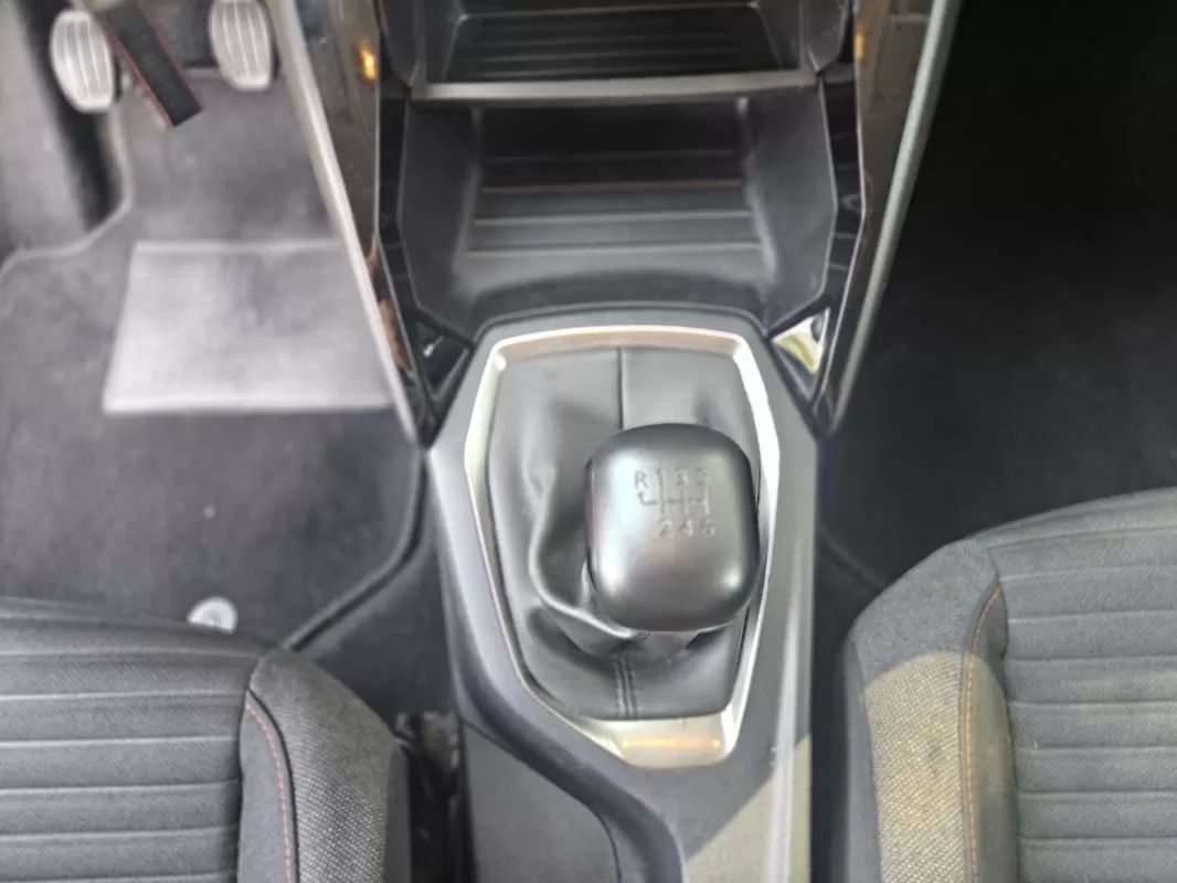 peugeot-2008-2021-gasolina-1199cc