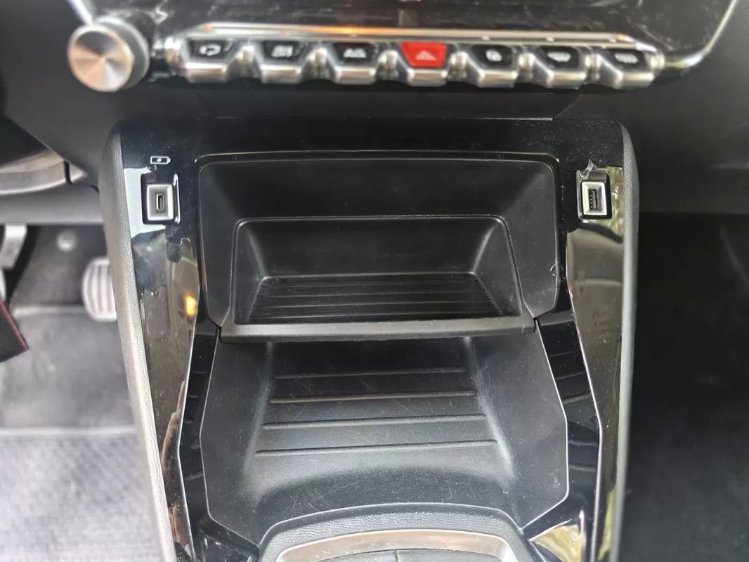 peugeot-2008-2021-gasolina-1199cc