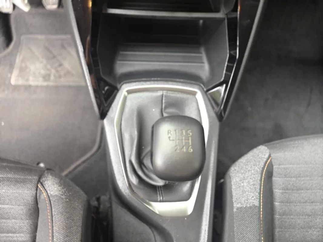 peugeot-2008-2020-gasolina-1199cc