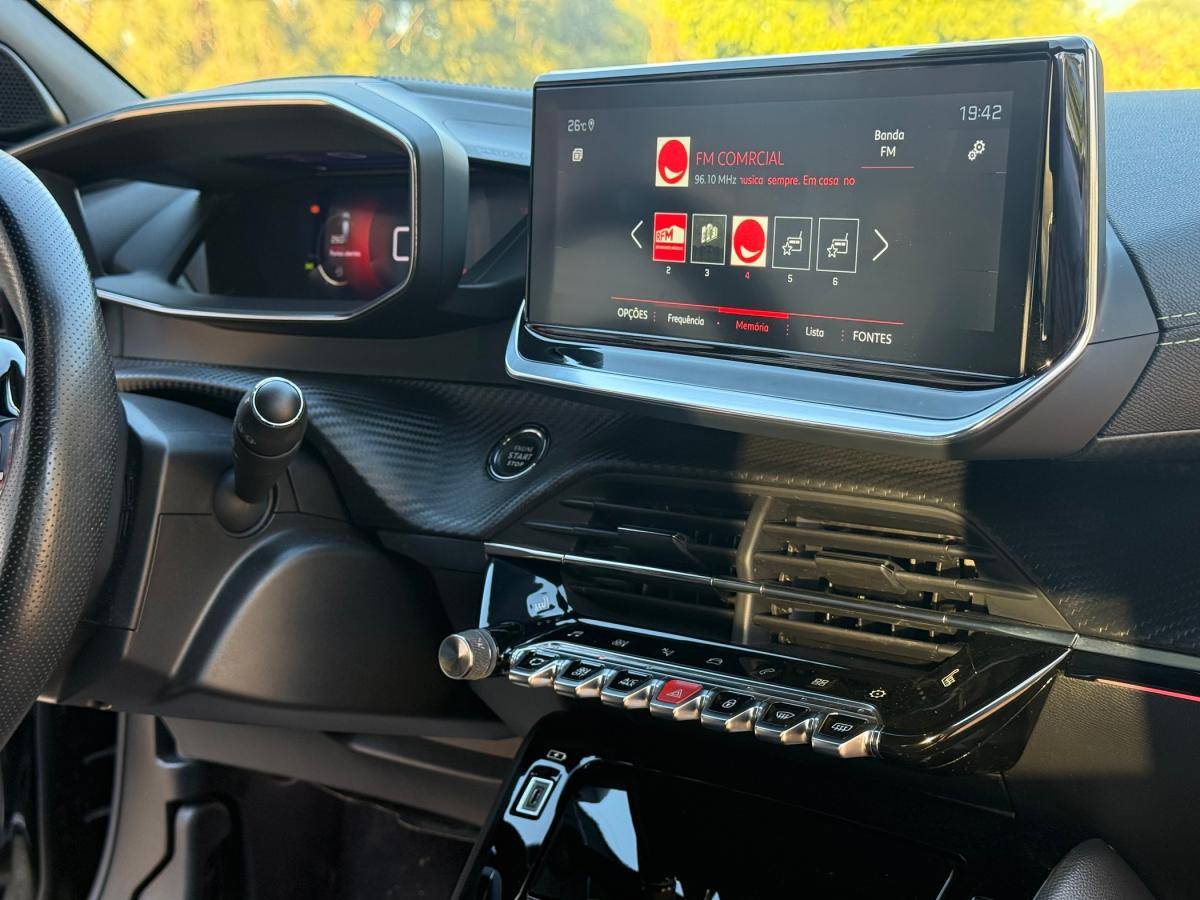 peugeot-2008-2021-gasolina-1199cc