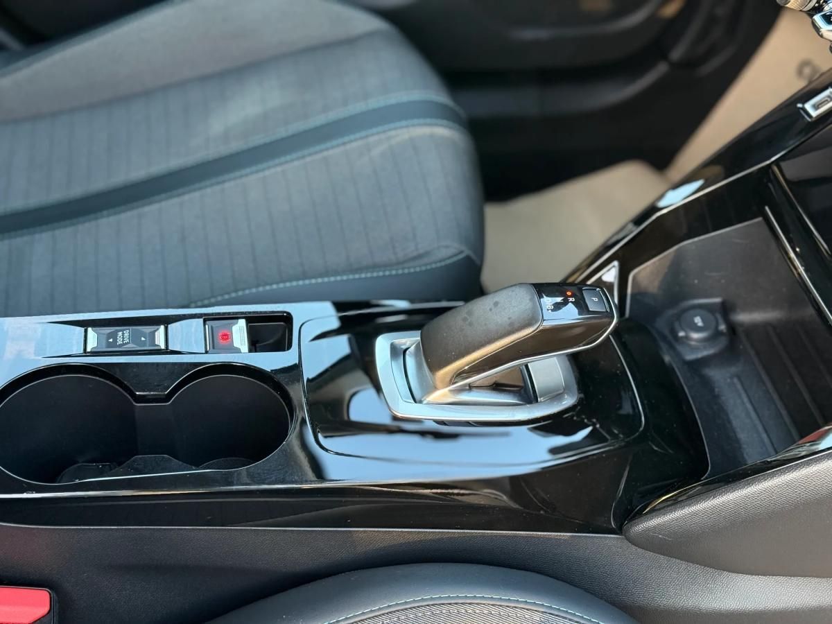 peugeot-2008-2021-gasolina-1199cc