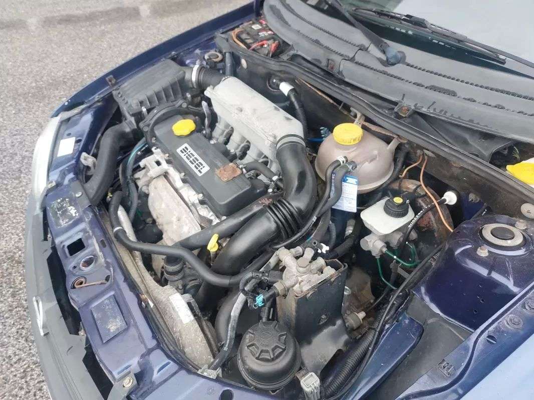 opel-corsa-2000-diesel-1488cc