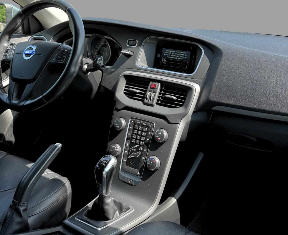 volvo-v40-1-6-d2-2014-diesel-1560cc