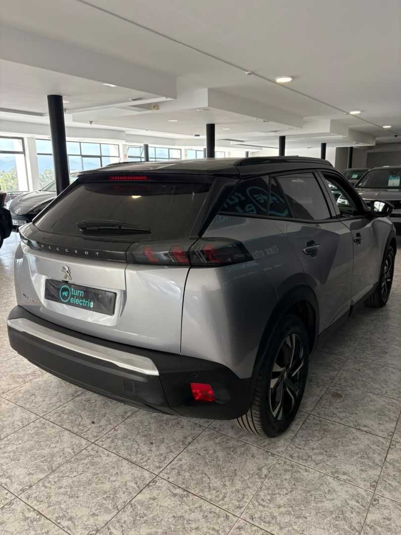 peugeot-e-2008-2022-eletrico-0cc