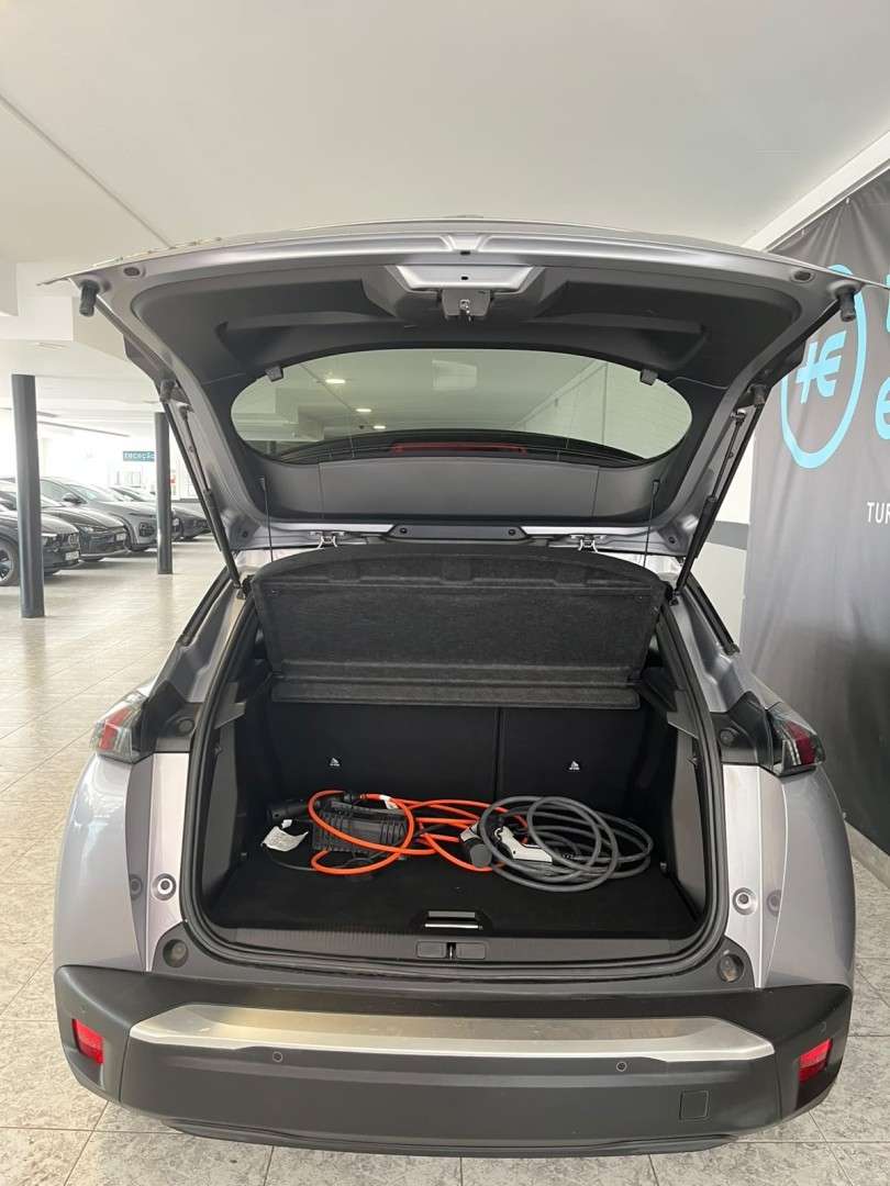 peugeot-e-2008-2022-eletrico-0cc