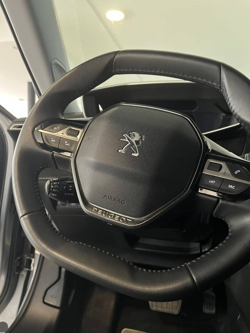peugeot-e-2008-2022-eletrico-0cc