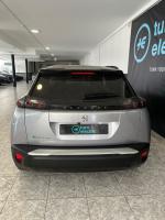 peugeot-e-2008-2022-eletrico-0cc