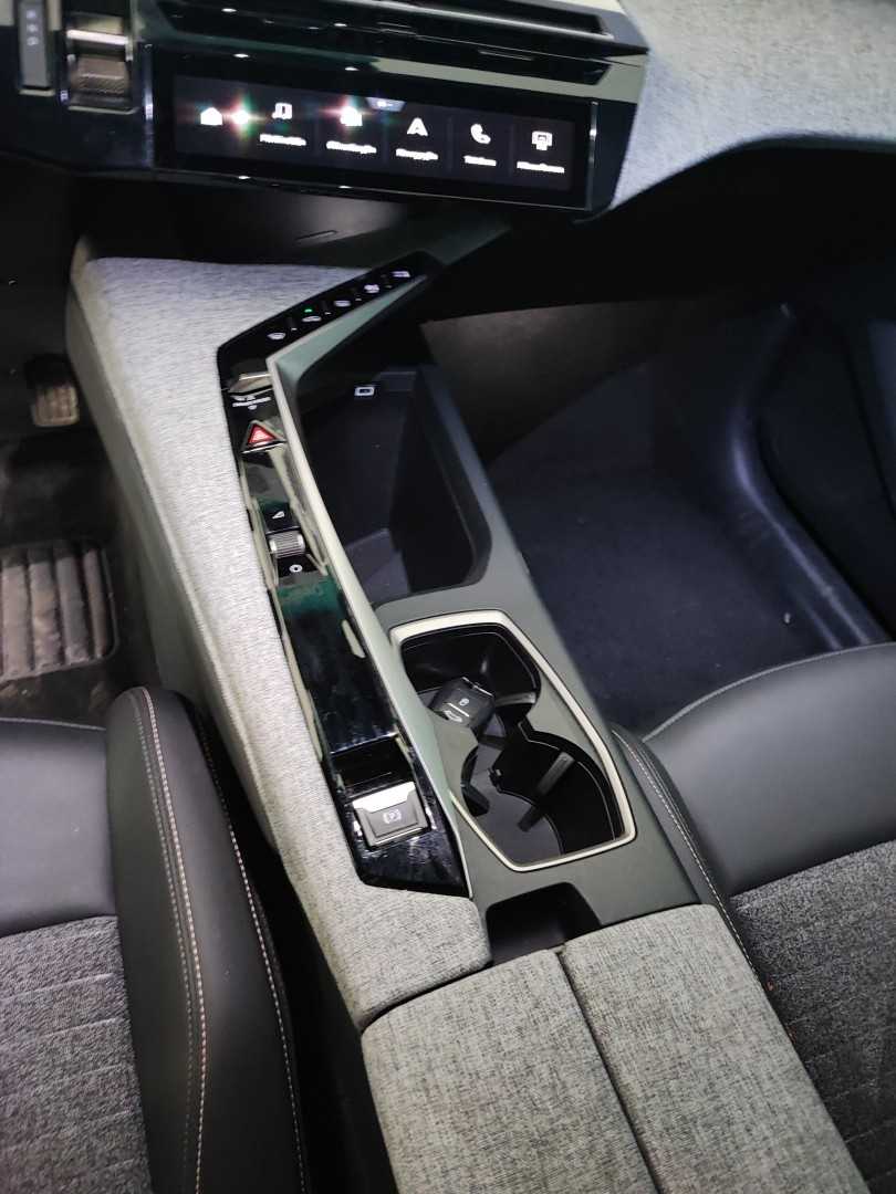 peugeot-e-3008-2025-eletrico-0cc