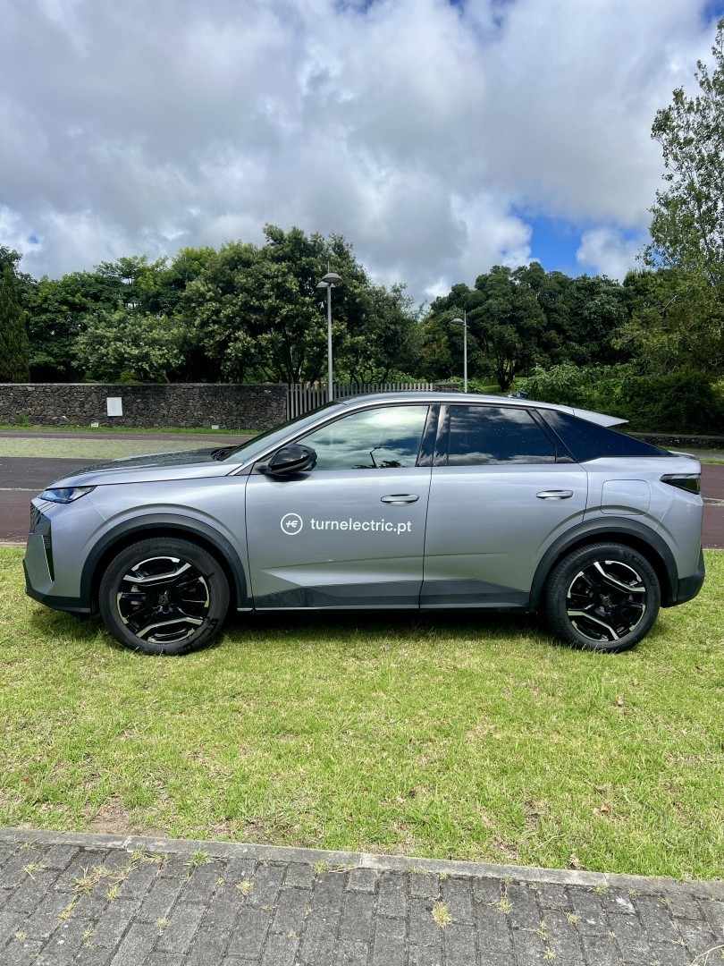 peugeot-e-3008-2025-eletrico-0cc