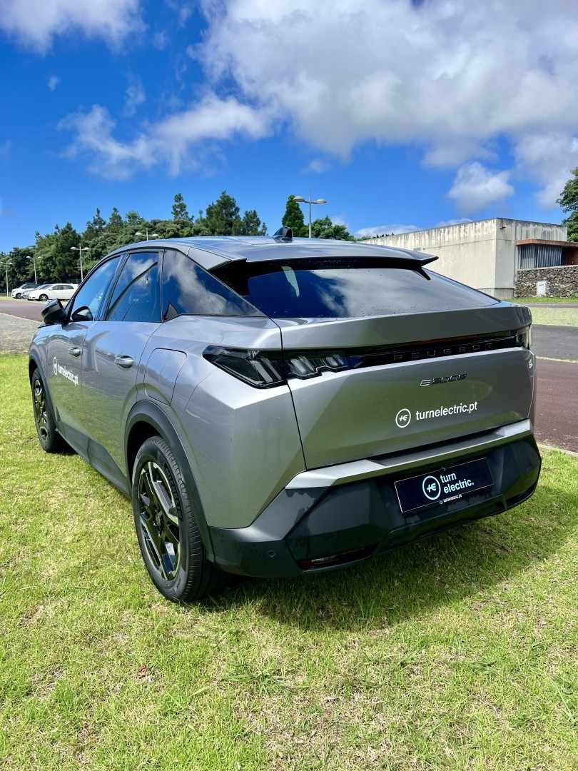 peugeot-e-3008-2025-eletrico-0cc