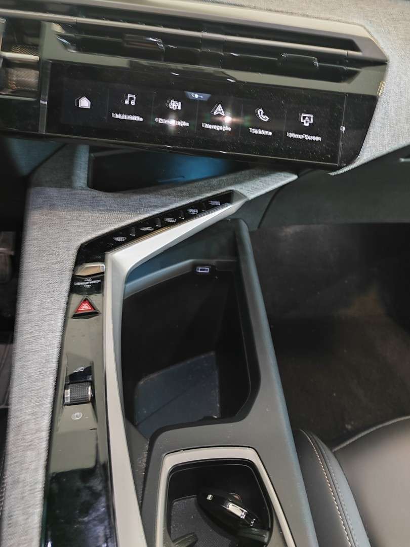 peugeot-e-3008-2025-eletrico-0cc