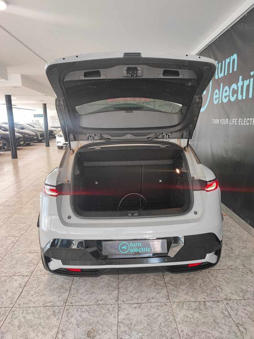 renault-megane-e-tech-2023-eletrico-0cc