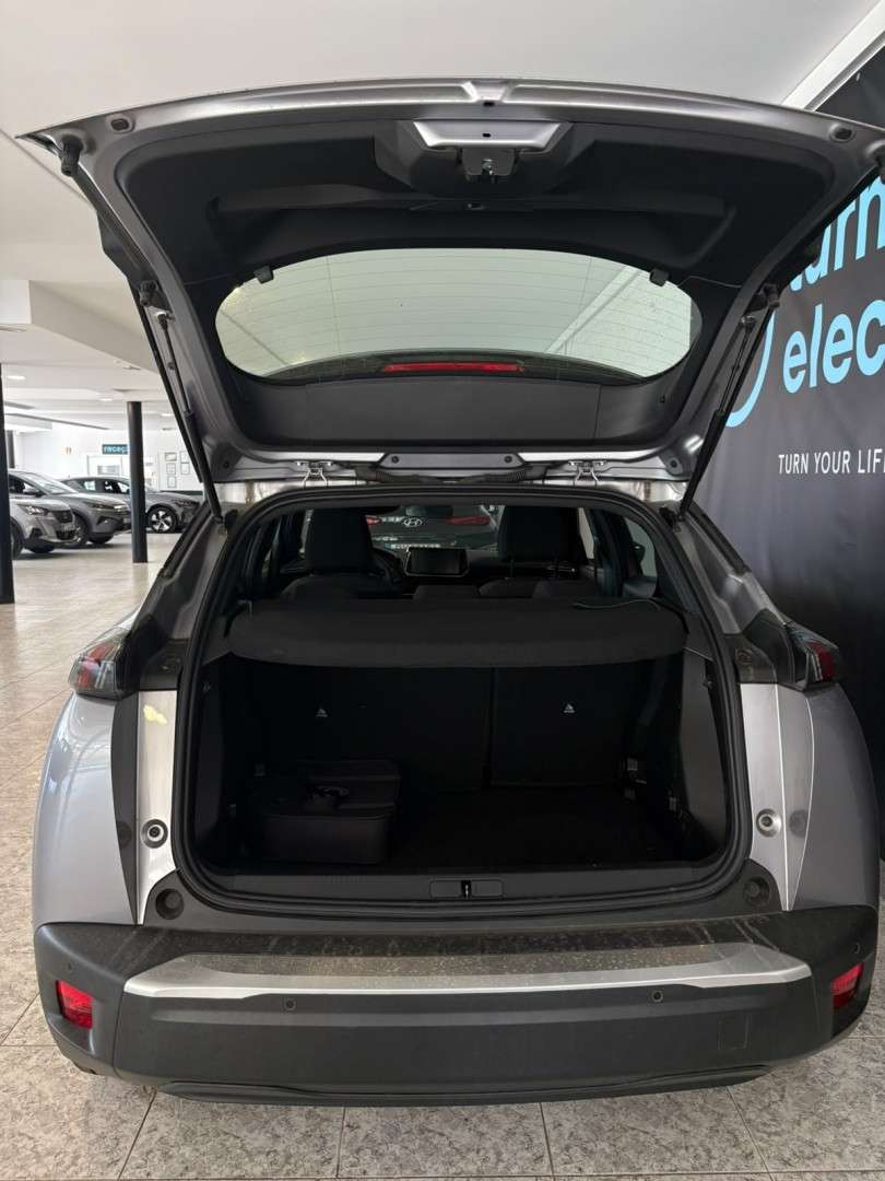 peugeot-e-2008-2023-eletrico-0cc