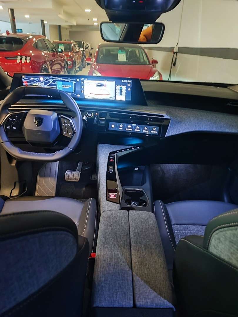 peugeot-e-3008-2025-eletrico-0cc