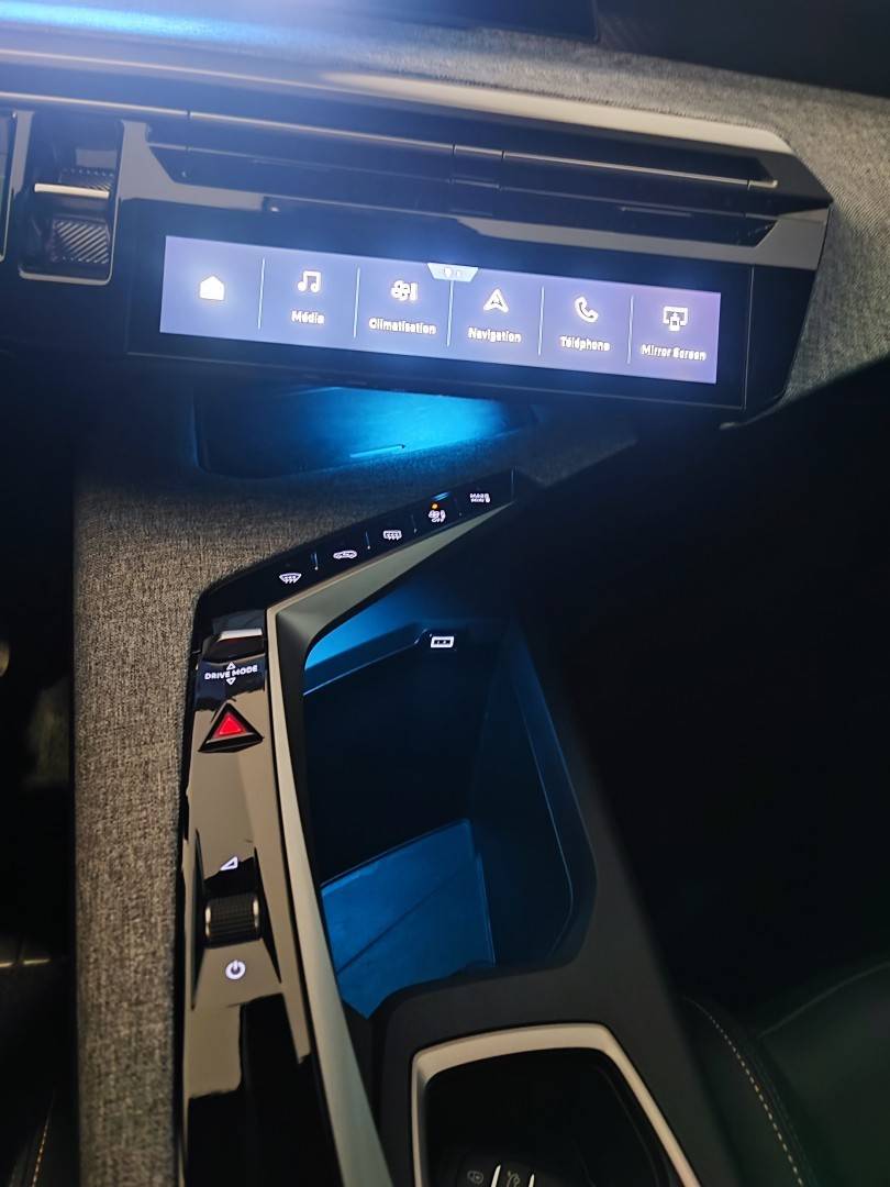 peugeot-e-3008-2025-eletrico-0cc