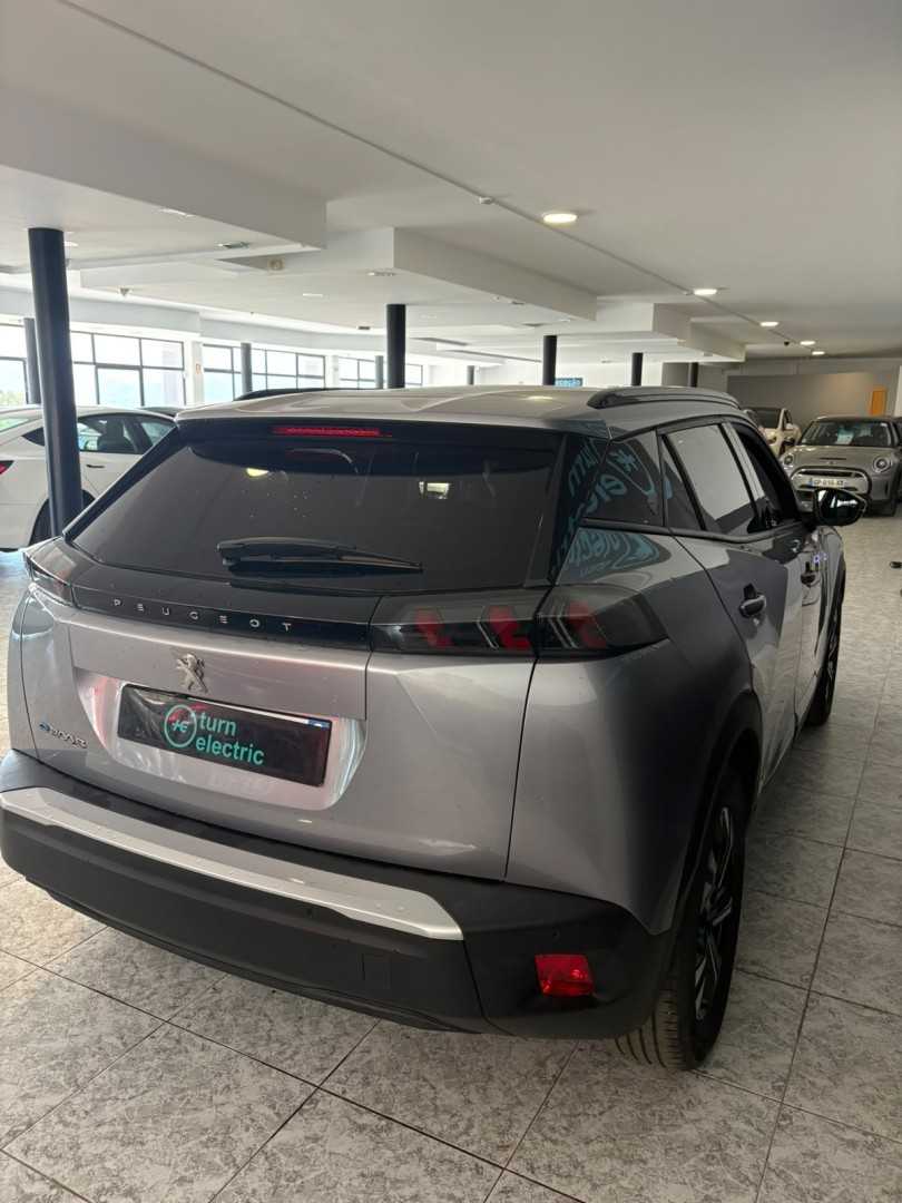 peugeot-e-2008-2022-eletrico-0cc