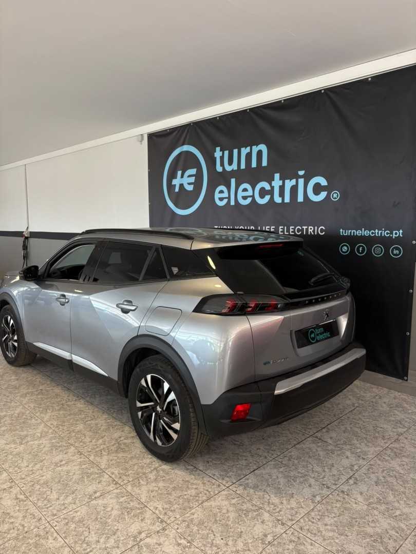 peugeot-e-2008-2022-eletrico-0cc