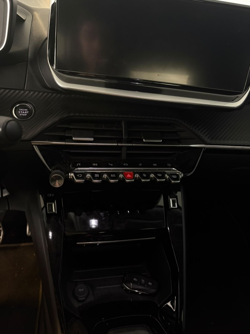 peugeot-e-2008-2022-eletrico-0cc