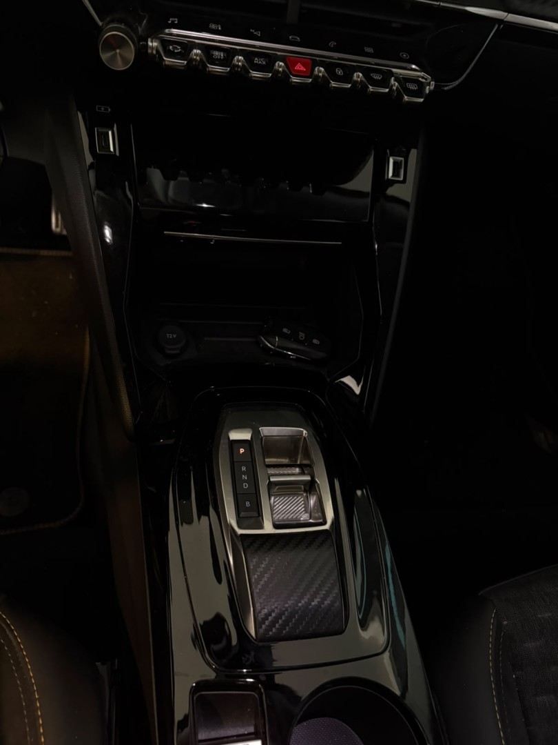 peugeot-e-2008-2022-eletrico-0cc