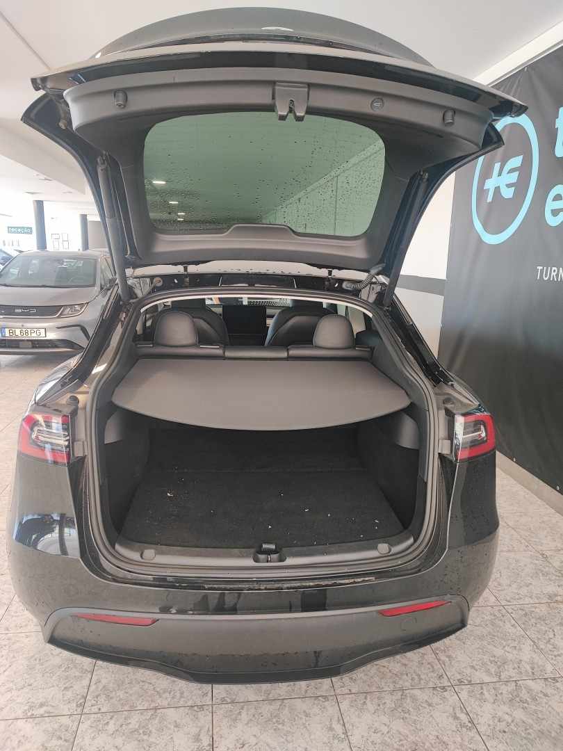 tesla-model-y-2023-eletrico-0cc