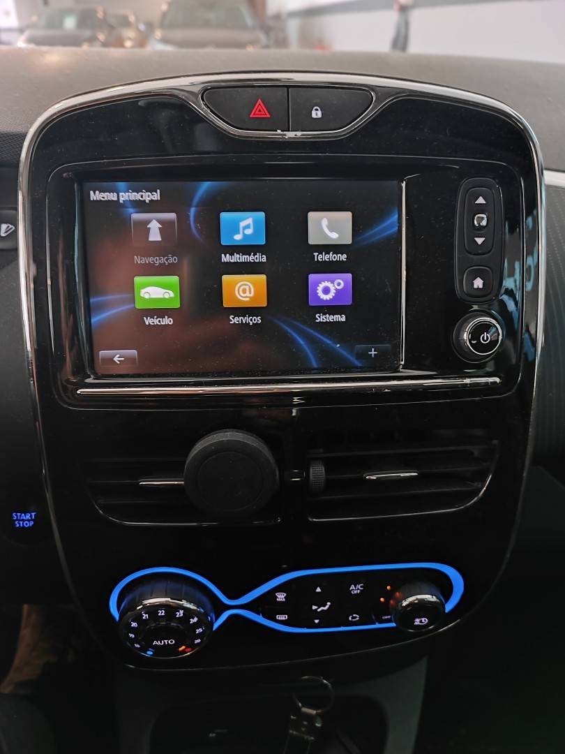 renault-zoe-2018-eletrico-0cc