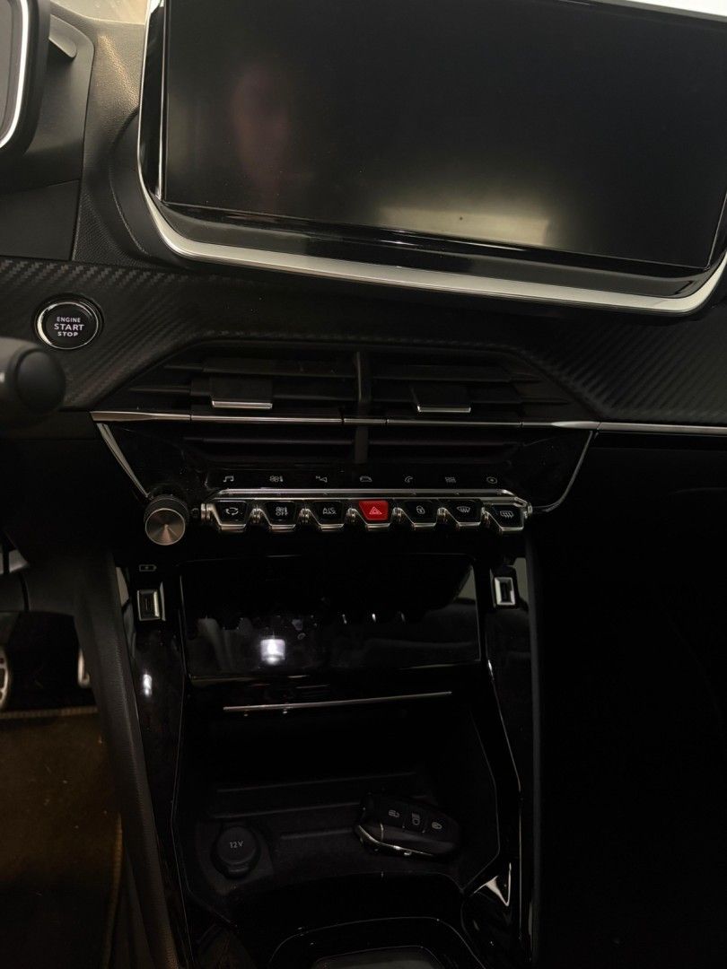 peugeot-e-2008-2022-eletrico-0cc